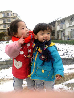 「息子にとって初めての雪」