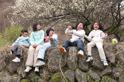 「山里の子供たち」