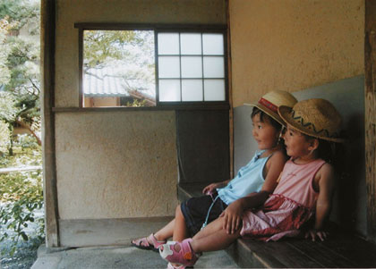 「しおり4才かなえ1才・夏」